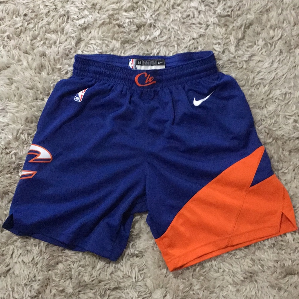 Cavs Nike team shorts size M